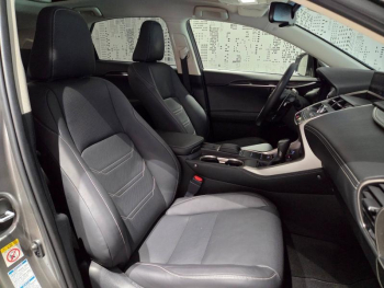 Photo 12 du bon plan LEXUS NX 300h 4WD Executive Euro6d-T occasion à 33890 €