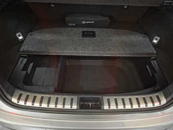 Photo 15 du bon plan LEXUS NX 300h 4WD Executive Euro6d-T occasion à 33890 €