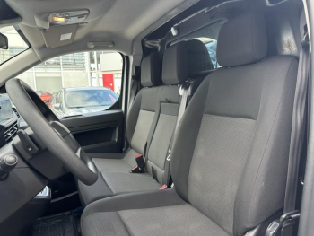 Photo 10 du bon plan TOYOTA ProAce VUL Long 2.0 D-4D 140 Start Pack Confort BVA MC24 occasion à 29900 €