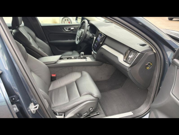 Photo 13 du bon plan VOLVO V60 B4 197ch Plus Style Dark DCT 7 occasion à 42490 €