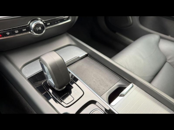 Photo 24 du bon plan VOLVO V60 B4 197ch Plus Style Dark DCT 7 occasion à 42490 €