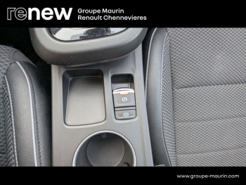 Photo 27 du bon plan RENAULT Arkana 1.6 E-Tech hybride 145ch Techno -22 occasion à 19990 €