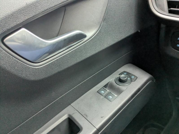 Photo 16 du bon plan FORD Transit Courier VUL 1.0 EcoBoost 100ch Trend occasion à 20942 €