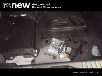 Photo 13 du bon plan RENAULT Clio 1.6 E-Tech hybride 145ch Techno occasion à 17999 €