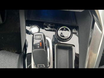 Photo 23 du bon plan PEUGEOT 3008 2.0 BlueHDi 180ch S&S Allure Business EAT8 occasion à 16950 €