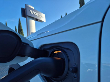 Photo 8 du bon plan VOLVO XC40 T4 Recharge 129 + 82ch Inscription Luxe DCT 7 occasion à 28390 €