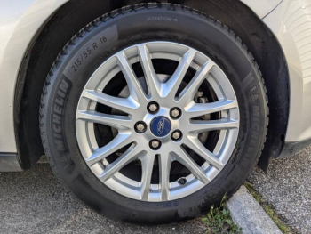 Photo 23 du bon plan FORD Focus 1.0 SCTi 125ch EcoBoost Stop&Start Titanium 4p occasion à 6990 €