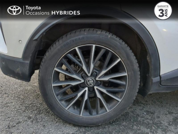 Photo 16 du bon plan TOYOTA C-HR 122h Distinctive 2WD E-CVT RC18 occasion à 16980 €