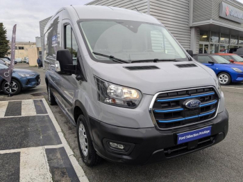 Photo 3 du bon plan FORD Transit 2T Fg VUL PE 350 L3H2 135 kW Batterie 75/68 kWh Trend Business occasion à 37453 €