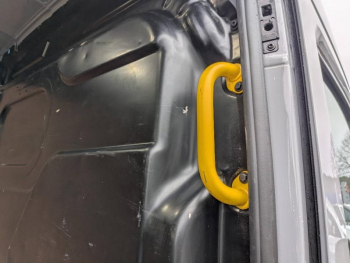 Photo 9 du bon plan FORD Transit 2T Fg VUL PE 350 L3H2 135 kW Batterie 75/68 kWh Trend Business occasion à 37453 €