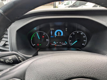 Photo 15 du bon plan FORD Transit 2T Fg VUL PE 350 L3H2 135 kW Batterie 75/68 kWh Trend Business occasion à 37453 €