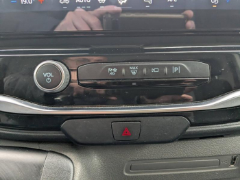 Photo 20 du bon plan FORD Transit 2T Fg VUL PE 350 L3H2 135 kW Batterie 75/68 kWh Trend Business occasion à 37453 €