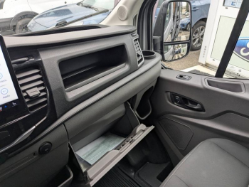 Photo 21 du bon plan FORD Transit 2T Fg VUL PE 350 L3H2 135 kW Batterie 75/68 kWh Trend Business occasion à 37453 €