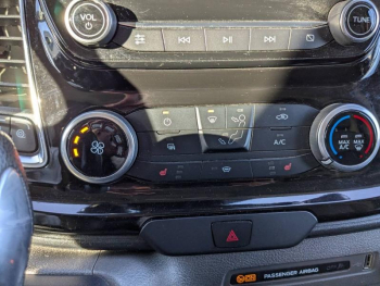 Photo 14 du bon plan FORD Transit Custom Fg VUL 290 L1H1 2.0 EcoBlue 185 S&S Sport BVA6 occasion à 31990 €