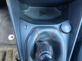 Photo 24 du bon plan FORD Fiesta 1.0 EcoBoost Hybrid 125ch ST-Line 5p occasion à 15790 €