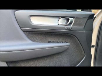 Photo 16 du bon plan VOLVO XC40 B3 163ch Ultra DCT 7 occasion à 46240 €