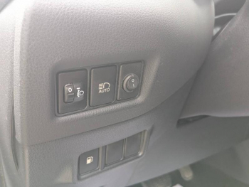 Photo 14 du bon plan TOYOTA C-HR 122h Edition 2WD E-CVT RC18 occasion à 17990 €