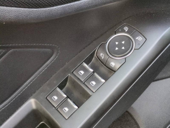 Photo 18 du bon plan FORD Focus 1.0 EcoBoost 125ch ST-Line occasion à 10900 €