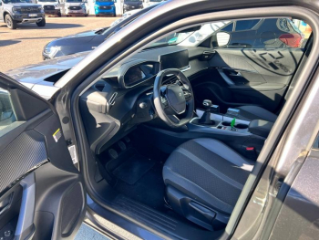 Photo 3 du bon plan PEUGEOT 2008 1.2 PureTech 130ch S&S Allure Business occasion à 12990 €