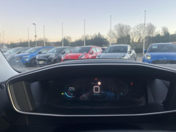 Photo 5 du bon plan PEUGEOT 2008 1.2 PureTech 130ch S&S Allure Business occasion à 12990 €