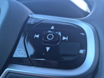 Photo 18 du bon plan VOLVO V60 B4 197ch Ultra Style Dark DCT 7 occasion à 44690 €