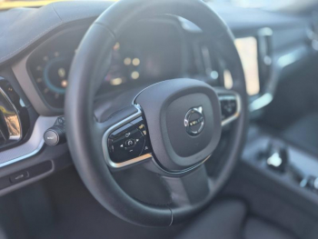 Photo 23 du bon plan VOLVO V60 B4 197ch Ultra Style Dark DCT 7 occasion à 44690 €