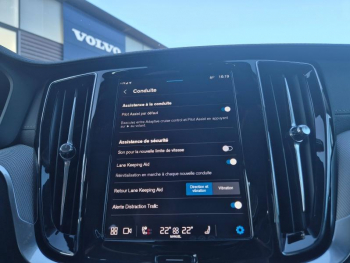 Photo 29 du bon plan VOLVO V60 B4 197ch Ultra Style Dark DCT 7 occasion à 44690 €