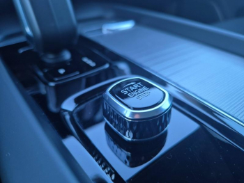 Photo 33 du bon plan VOLVO V60 B4 197ch Ultra Style Dark DCT 7 occasion à 44690 €