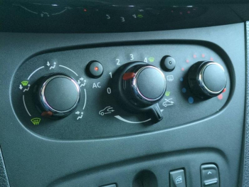 Photo 22 du bon plan DACIA Sandero 1.5 dCi 90ch ecoÂ² Stepway Prestige occasion à 6900 €