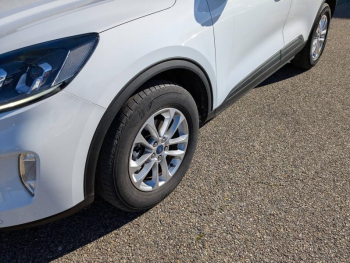 Photo 6 du bon plan FORD Kuga 2.5 Duratec 190ch FHEV E85 Titanium BVA occasion à 22990 €