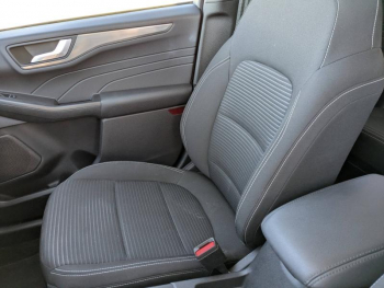 Photo 12 du bon plan FORD Kuga 2.5 Duratec 190ch FHEV E85 Titanium BVA occasion à 22990 €