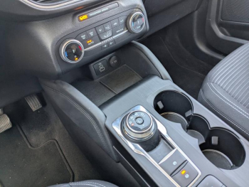 Photo 14 du bon plan FORD Kuga 2.5 Duratec 190ch FHEV E85 Titanium BVA occasion à 22990 €