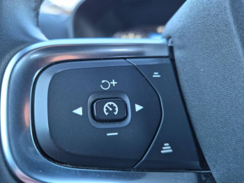 Photo 29 du bon plan VOLVO XC40 T5 Recharge 180 + 82ch R-Design DCT 7 occasion à 31990 €