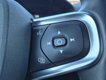 Photo 30 du bon plan VOLVO XC40 T5 Recharge 180 + 82ch R-Design DCT 7 occasion à 31990 €