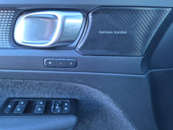 Photo 31 du bon plan VOLVO XC40 T5 Recharge 180 + 82ch R-Design DCT 7 occasion à 31990 €