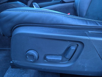 Photo 33 du bon plan VOLVO XC40 T5 Recharge 180 + 82ch R-Design DCT 7 occasion à 31990 €