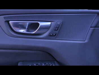 Photo 24 du bon plan VOLVO XC60 T6 Hybride Rechargeable 253 + 145ch Plus Style Chrome Geartronic 8 AWD occasion à 52900 €