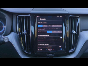 Photo 35 du bon plan VOLVO XC60 T6 Hybride Rechargeable 253 + 145ch Plus Style Chrome Geartronic 8 AWD occasion à 52900 €