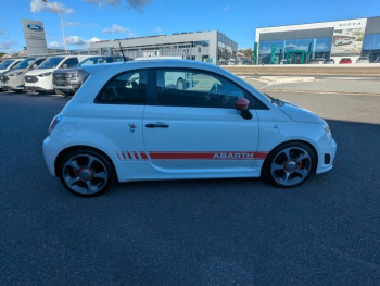 Photo 9 du bon plan ABARTH 500 1.4 Turbo T-Jet 160ch 595 Competizione BVA occasion à 13950 €