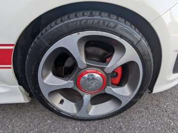 Photo 10 du bon plan ABARTH 500 1.4 Turbo T-Jet 160ch 595 Competizione BVA occasion à 13950 €