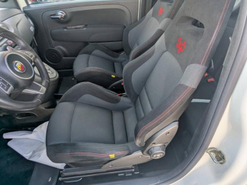 Photo 12 du bon plan ABARTH 500 1.4 Turbo T-Jet 160ch 595 Competizione BVA occasion à 13950 €