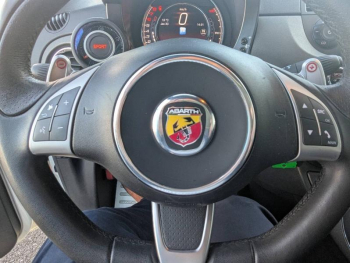 Photo 16 du bon plan ABARTH 500 1.4 Turbo T-Jet 160ch 595 Competizione BVA occasion à 13950 €