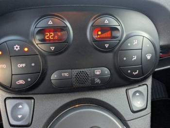 Photo 18 du bon plan ABARTH 500 1.4 Turbo T-Jet 160ch 595 Competizione BVA occasion à 13950 €