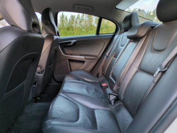 Photo 19 du bon plan VOLVO S60 D3 163ch Kinetic occasion à 8990 €