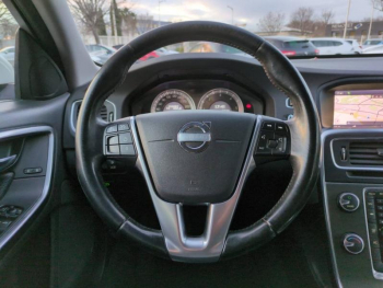 Photo 21 du bon plan VOLVO S60 D3 163ch Kinetic occasion à 8990 €