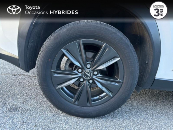 Photo 16 du bon plan LEXUS UX 250h 2WD Luxe Pack Technologie occasion à 21990 €