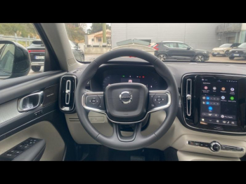 Photo 20 du bon plan VOLVO XC40 B3 163ch Ultra DCT 7 occasion à 45900 €