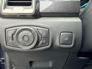 Photo 18 du bon plan FORD Ranger VUL 2.0 TDCi 213ch Double Cabine Wildtrak BVA10 occasion à 36900 €