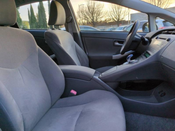 Photo 13 du bon plan TOYOTA Prius 136h Active occasion à 9990 €