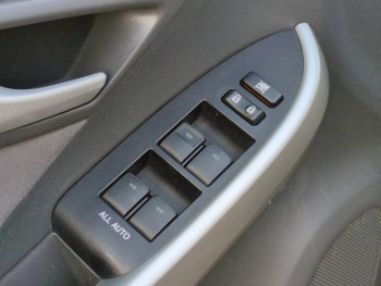 Photo 17 du bon plan TOYOTA Prius 136h Active occasion à 9990 €